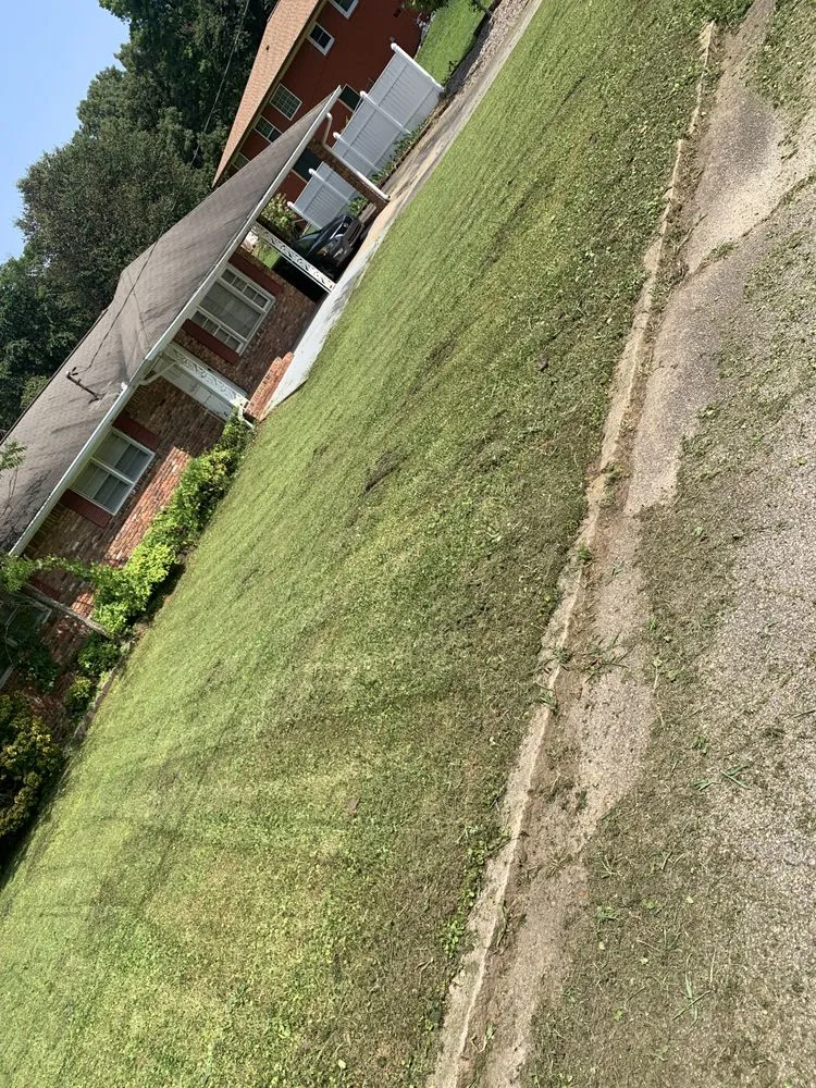 Custom garden landscaping in Mableton, GA by Slim cuts