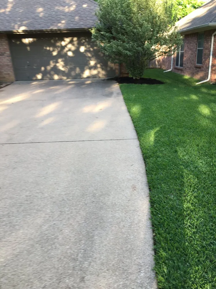 Reliable outdoor landscaping with custom design in Arlington, TX by Slim Lawn Care