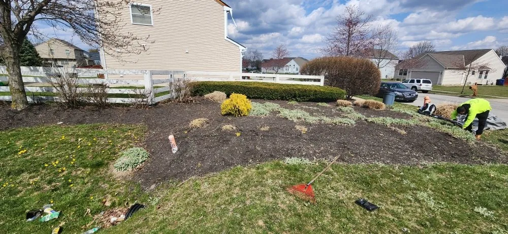 Top-rated garden landscaping for beautiful yards across Columbus, OH - Slone's Lawncare