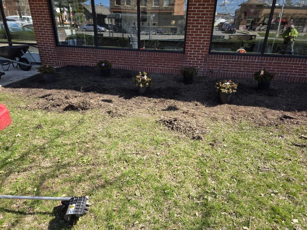 Local lawn care service experts serving Columbus, OH - Slone's Lawncare