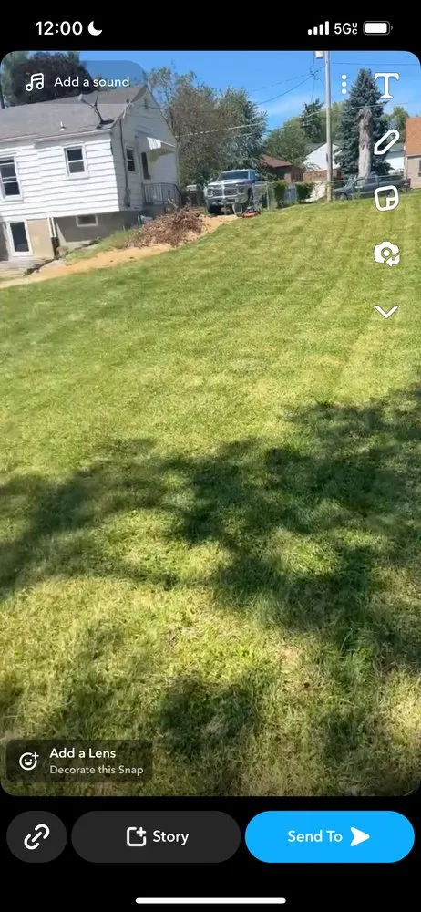 Custom yard maintenance in Des Moines, IA - SLS