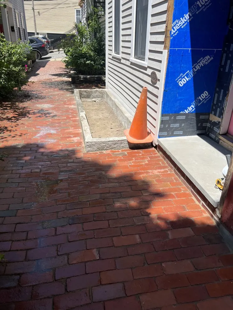 Reliable residential landscaping in Waltham, MA by S&M Landscaping & Construction