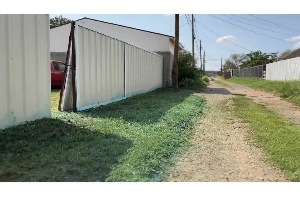 Expert yard maintenance for homes in Odessa, TX by SM Lawn Care