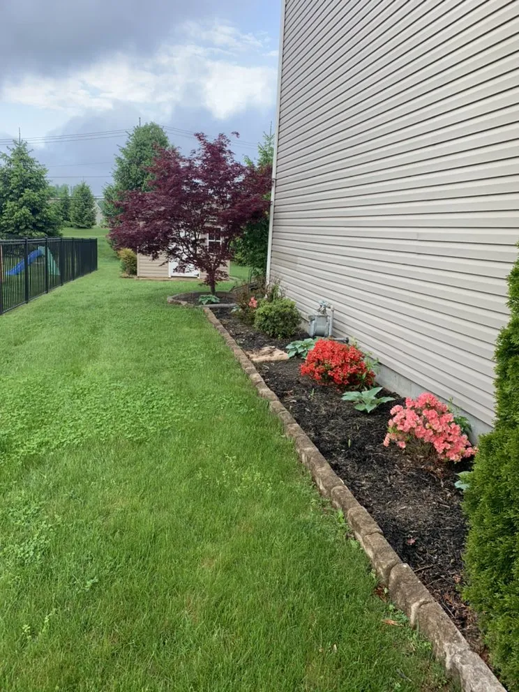 Reliable yard maintenance near you in Mechanicsburg, PA by Smalley’s Lawn Care