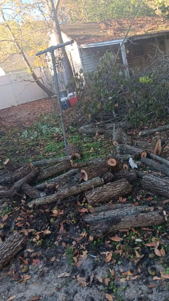 Local garden landscaping in Salisbury, MD by Small's Lawn Mowing