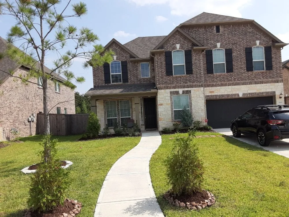 Local lawn care service experts serving Spring, TX - Smart Dumb Katz Landscaping