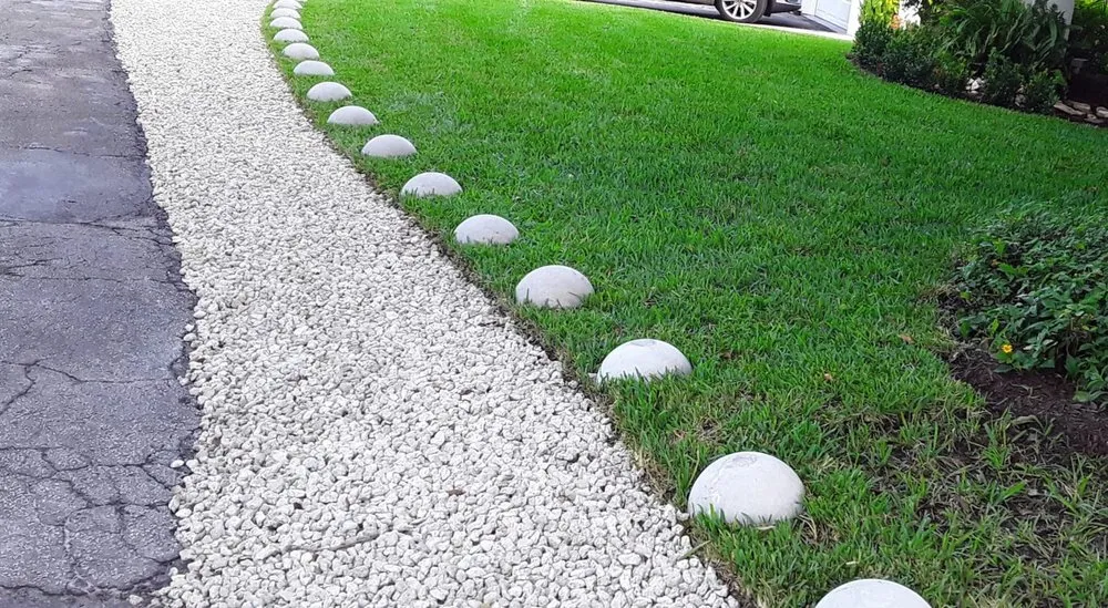 Top-rated garden landscaping for homes in Hollywood, FL by Smart Green Lawn Care