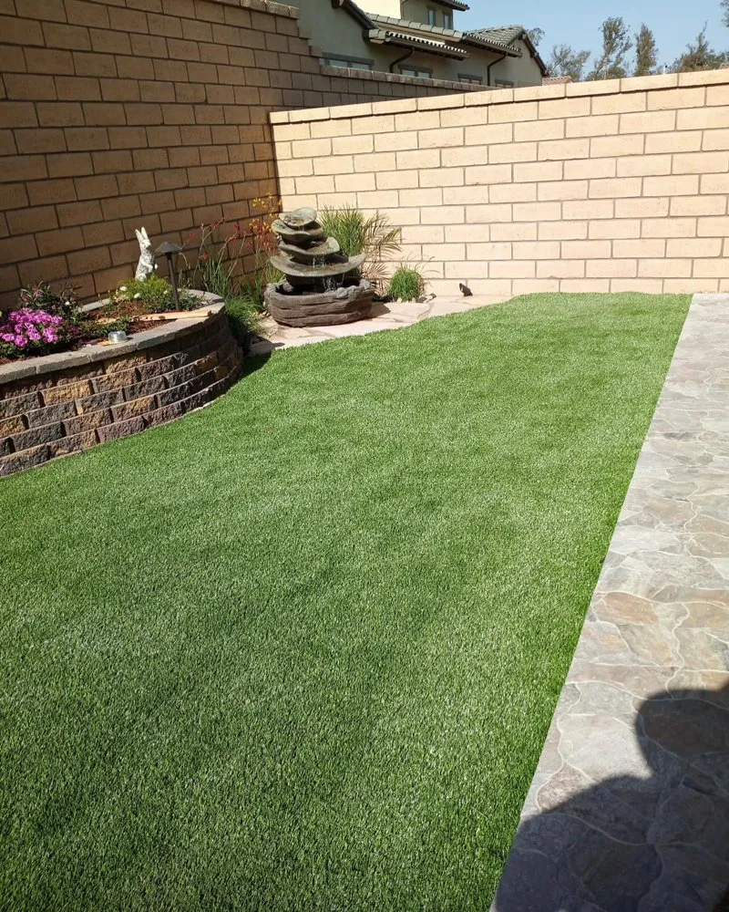 Professional lawn care service experts serving Calabasas, CA - Smart Landscaping
