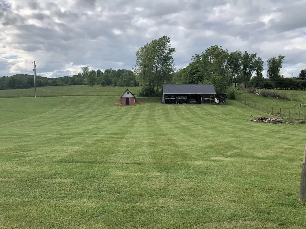 Professional lawn mowing service in Abingdon, VA - SmartGrass Lawn Care