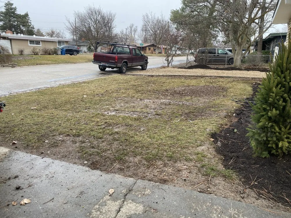 Local lawn care service experts serving Caldwell, ID - Smash & Carry