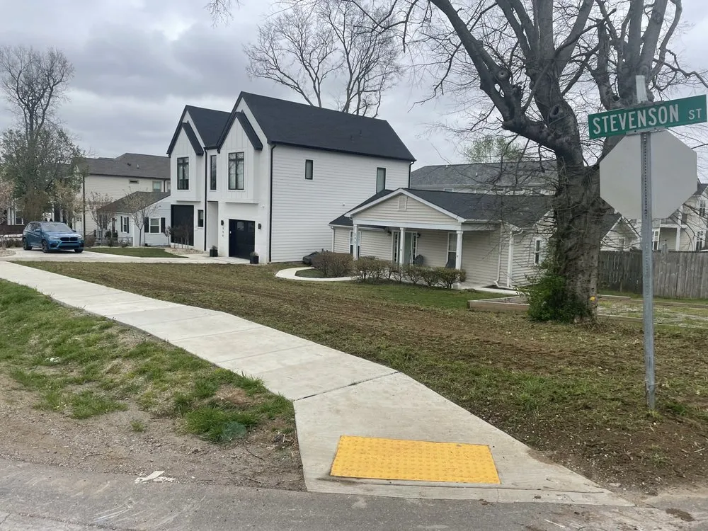 Expert lawn mowing service in Hendersonville, TN - Smashville Construction