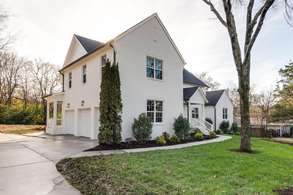 Local outdoor landscaping experts serving Hendersonville, TN - Smashville Construction