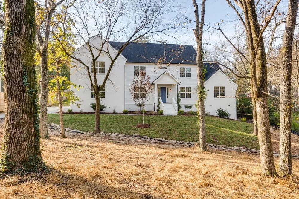 Top-rated landscaping services in Hendersonville, TN by Smashville Construction