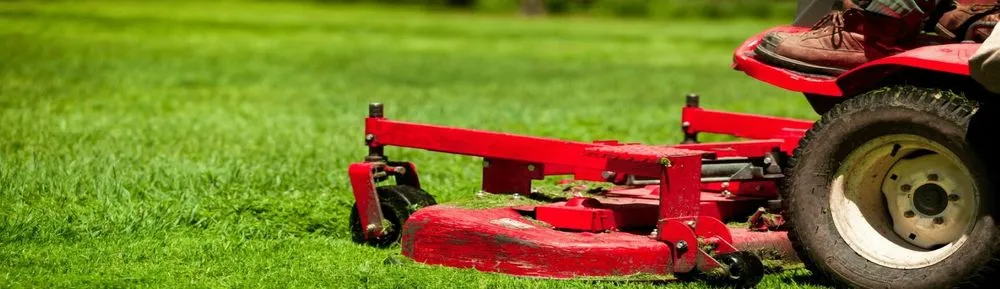 Affordable lawn mowing service experts serving Middlebury, IN - Smeltzer Lawn Care