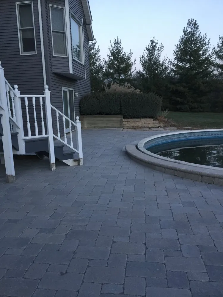 Local garden landscaping in Woodstock, IL - SMG Lawn & Landscaping