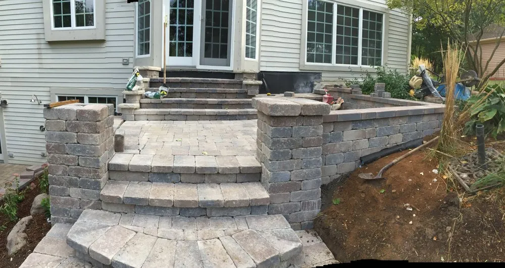 Top-rated lawn mowing service in Woodstock, IL by SMG Lawn & Landscaping