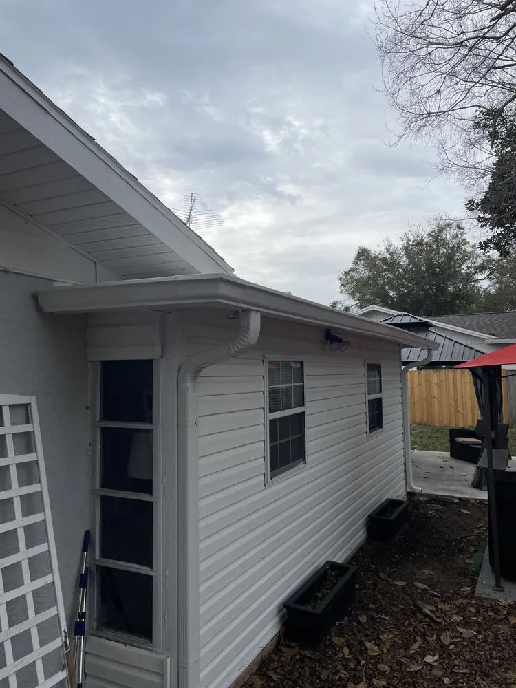 Local lawn care service for homes in Ocklawaha, FL by SMG Total Home Services