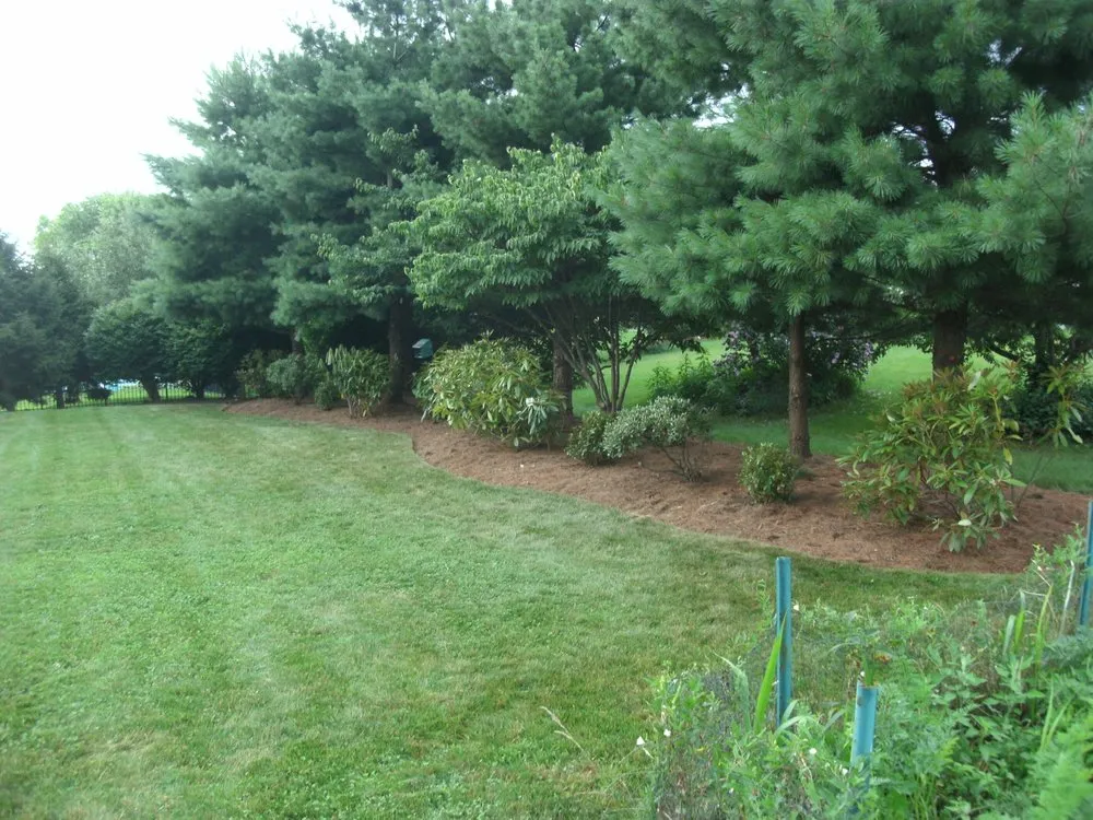 Custom garden landscaping experts serving Cherryville, PA - Smiley's Lawn Care & Landscaping