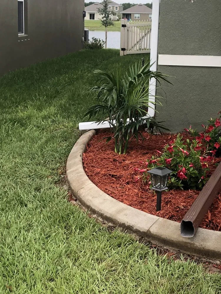 Reliable landscaping services experts serving Melbourne, FL - Smilin' Curbs