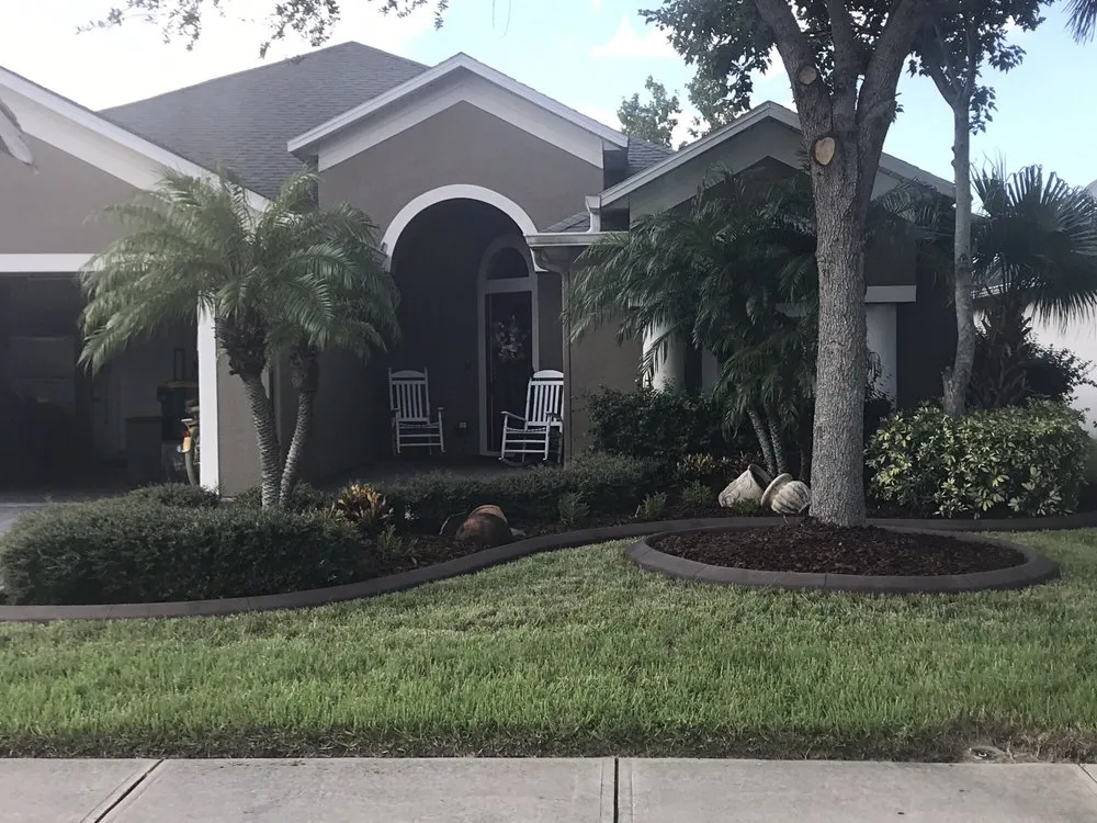 Local lawn care service in Melbourne, FL - Smilin' Curbs