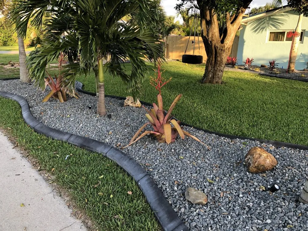 Trusted yard cleanup service experts serving Melbourne, FL - Smilin' Curbs