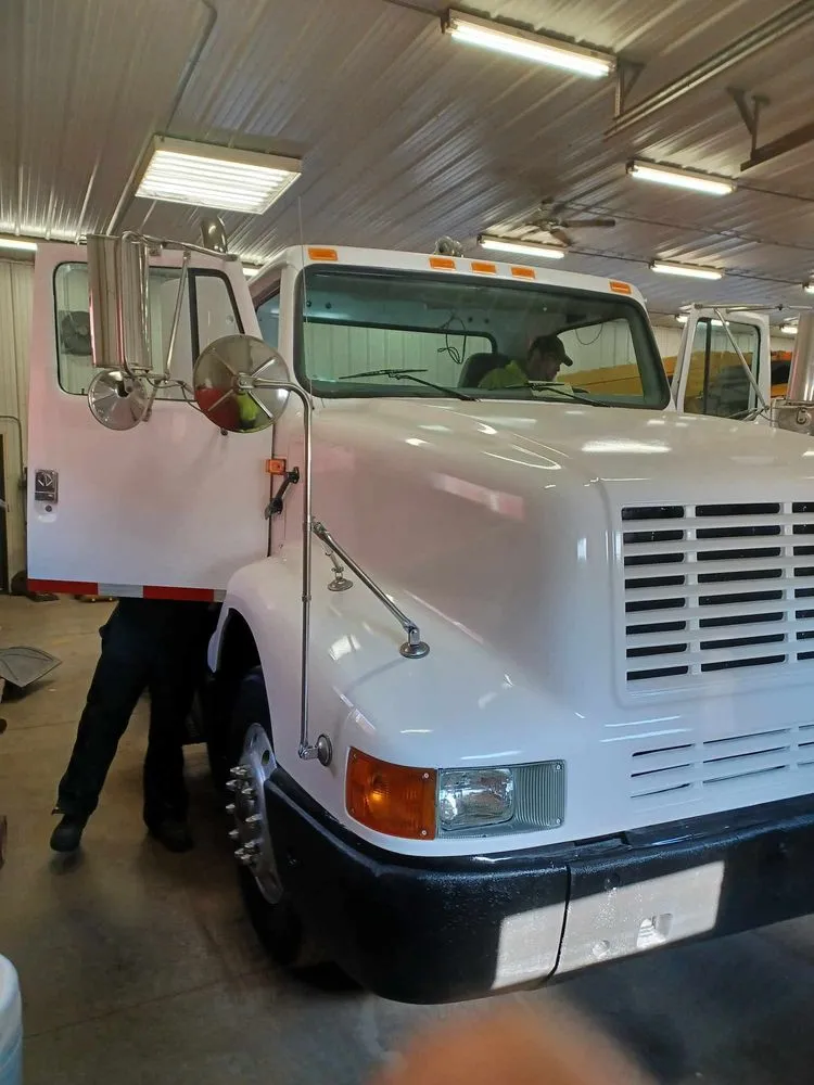 Trusted lawn mowing service experts serving East Liverpool, OH - Smith & Thompson Enterprise