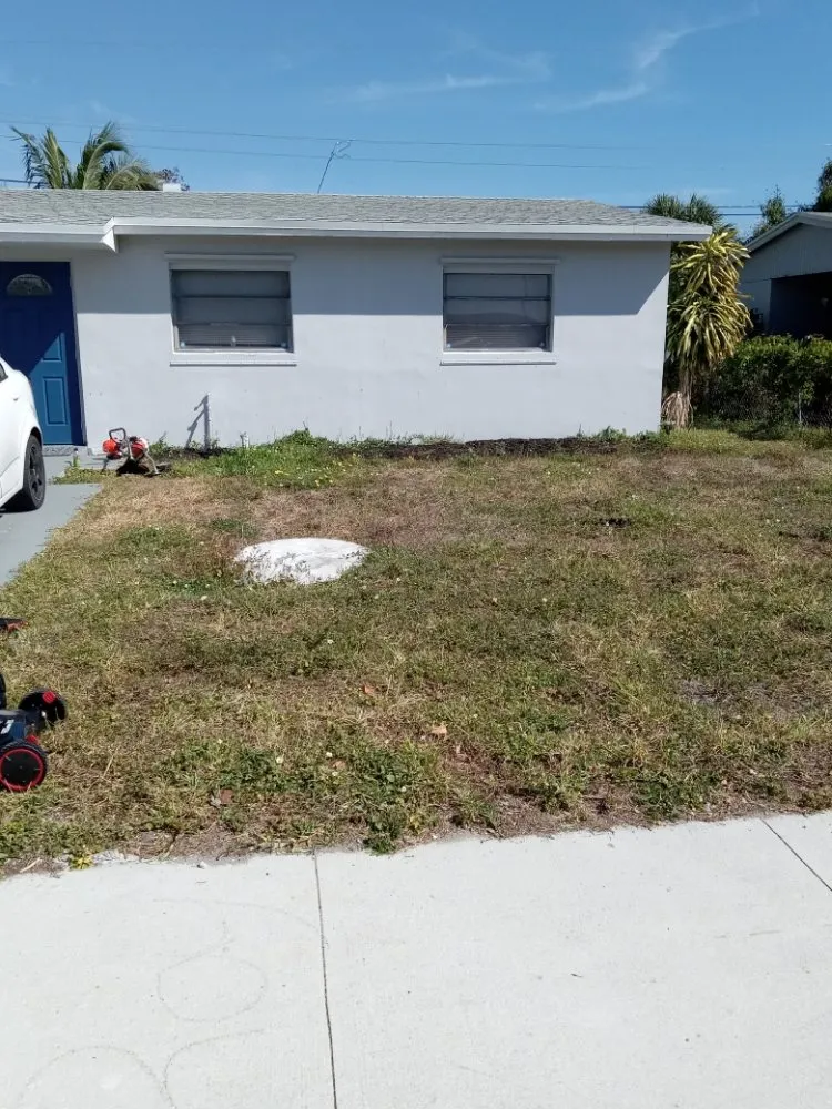 Reliable yard cleanup service for beautiful yards across Riviera Beach, FL - Smith Advance Landscape