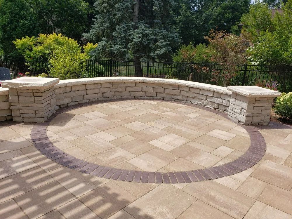 Top-rated outdoor landscaping in Carol Stream, IL by Smith Brothers