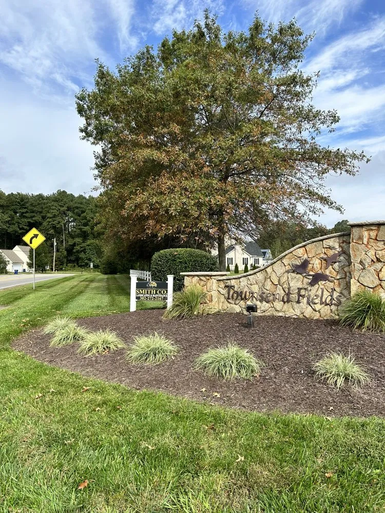 Expert yard maintenance experts serving Cheswold, DE - Smith Co Landscaping & Maintenance