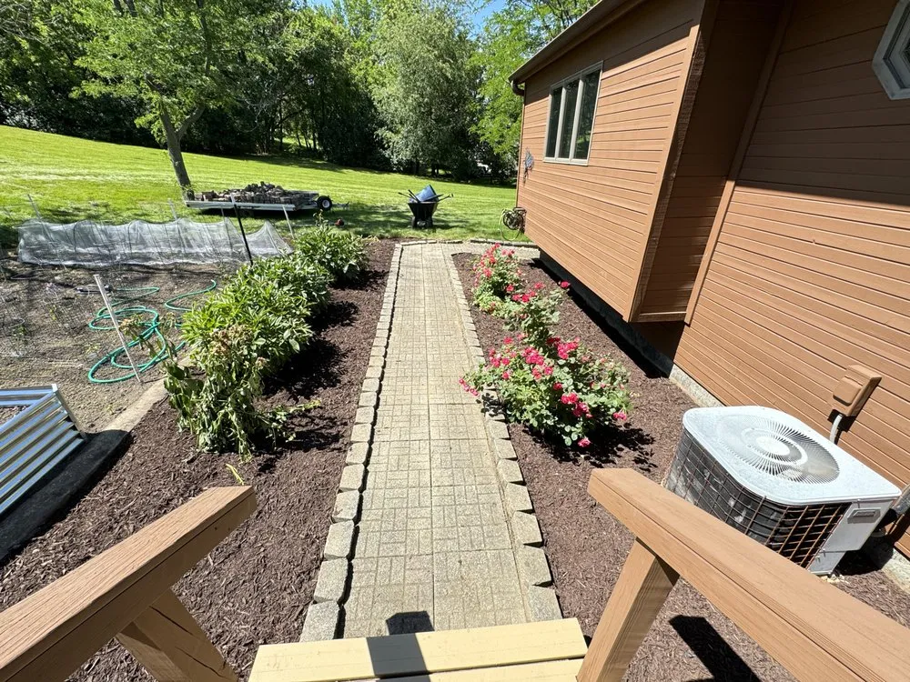 Expert yard maintenance with custom design in Minooka, IL by Smith Landscape