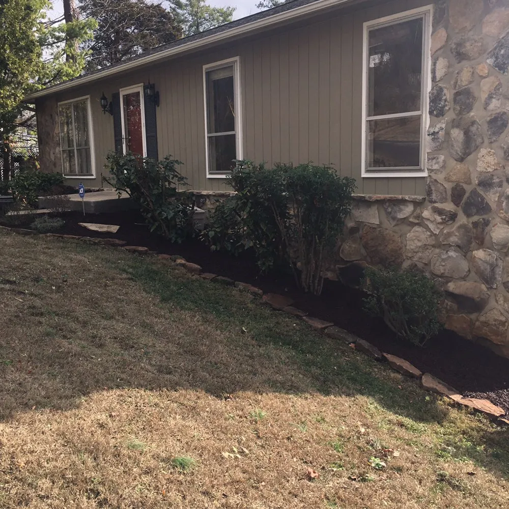 Local lawn care service for homes in Maynardville, TN by Smith landscaping and lawn care