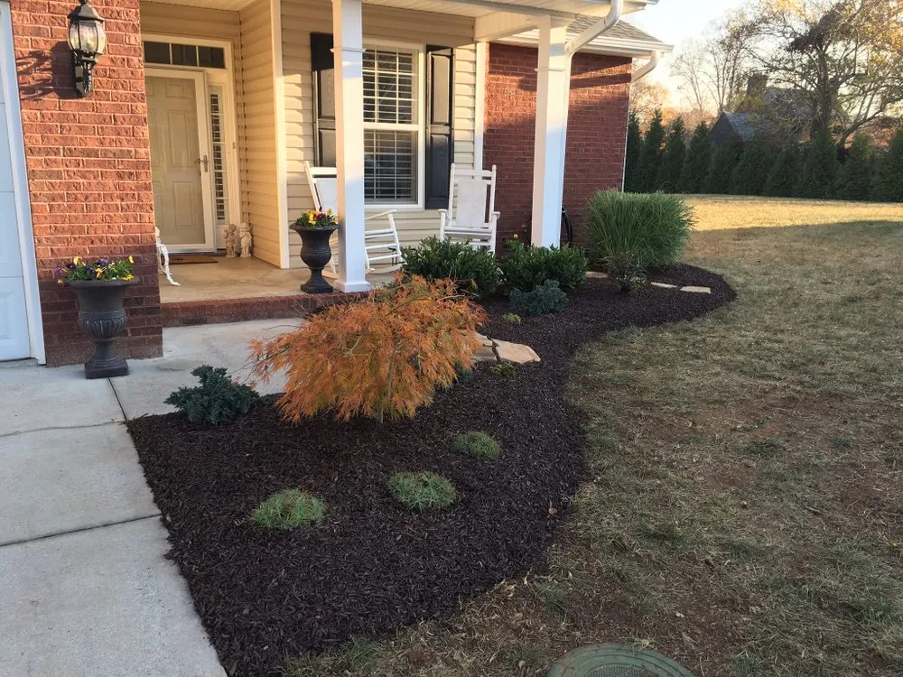 Reliable yard cleanup service experts serving Maynardville, TN - Smith landscaping and lawn care