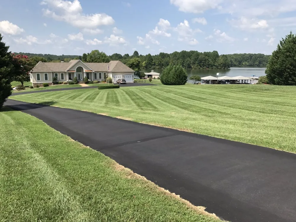 Affordable lawn mowing service experts serving Spotsylvania Courthouse, VA - Smith Landscaping