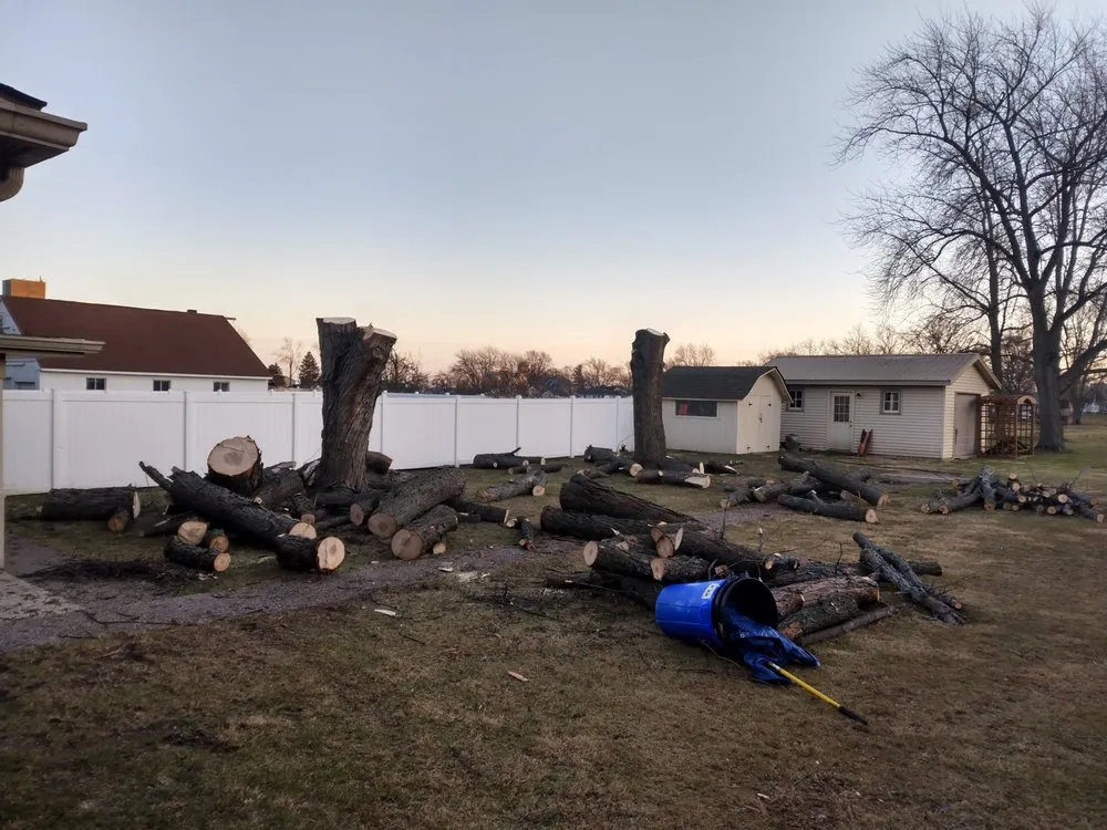 Custom lawn mowing service in Geneseo, IL by Smith Lawn Care & Tree Removal