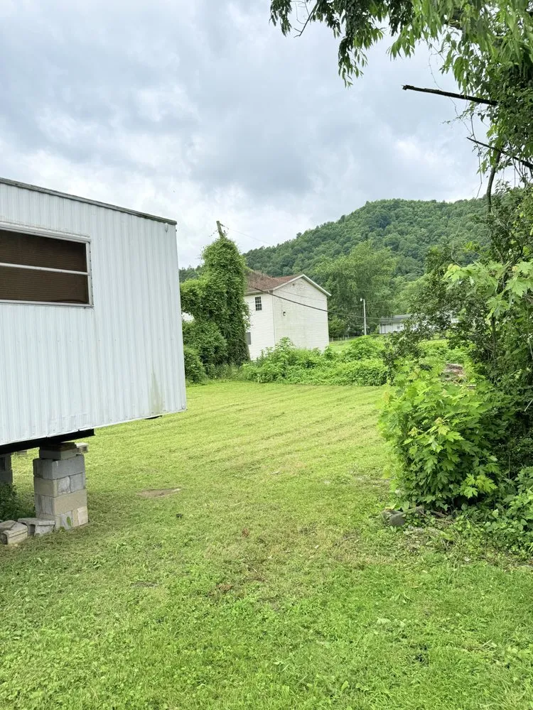 Reliable residential landscaping with custom design in Charleston, WV by Smith Lawn Care