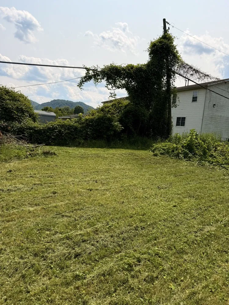 Affordable residential landscaping experts serving Charleston, WV - Smith Lawn Care