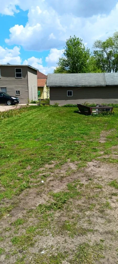 Top-rated landscape installation in Estherville, IA by Smith Lawn Care