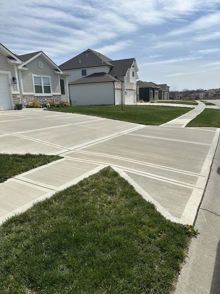 Trusted lawn care service in Kearney, MO by Smith Lawn Care