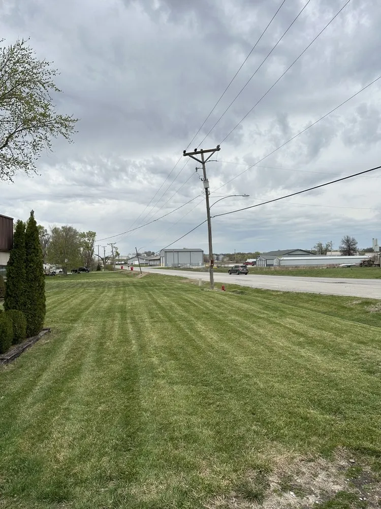 Professional lawn care service with custom design in Kearney, MO by Smith Lawn Care