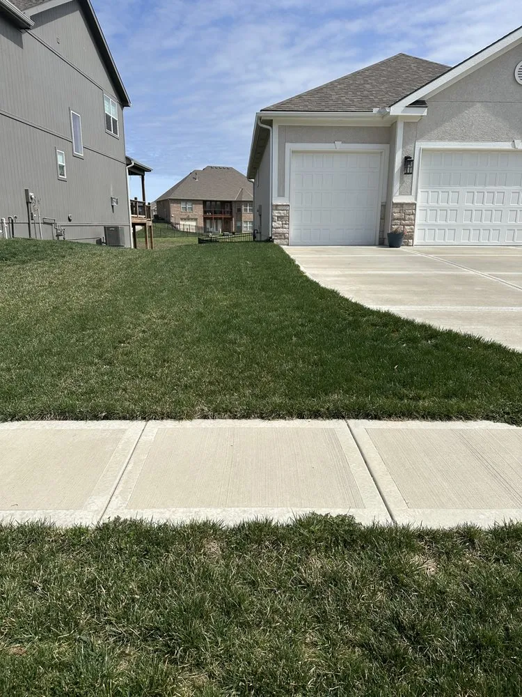 Professional outdoor landscaping experts serving Kearney, MO - Smith Lawn Care