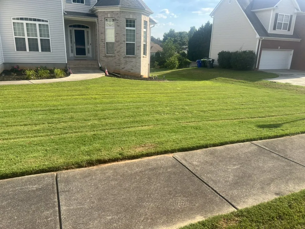 Expert lawn mowing service in Moreland, GA - Smith Lawn Care