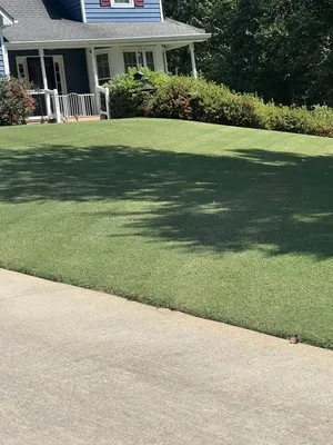 Smith Lawn Care Logo