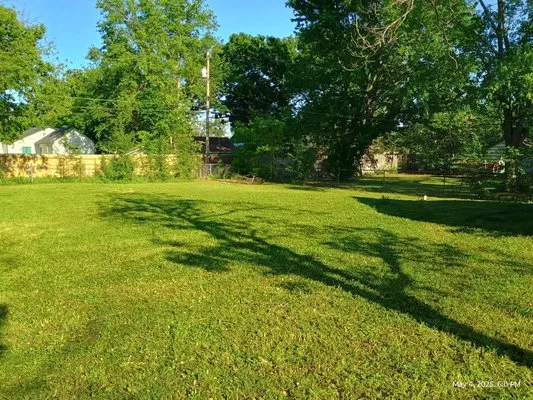 Smith Lawn Care Logo