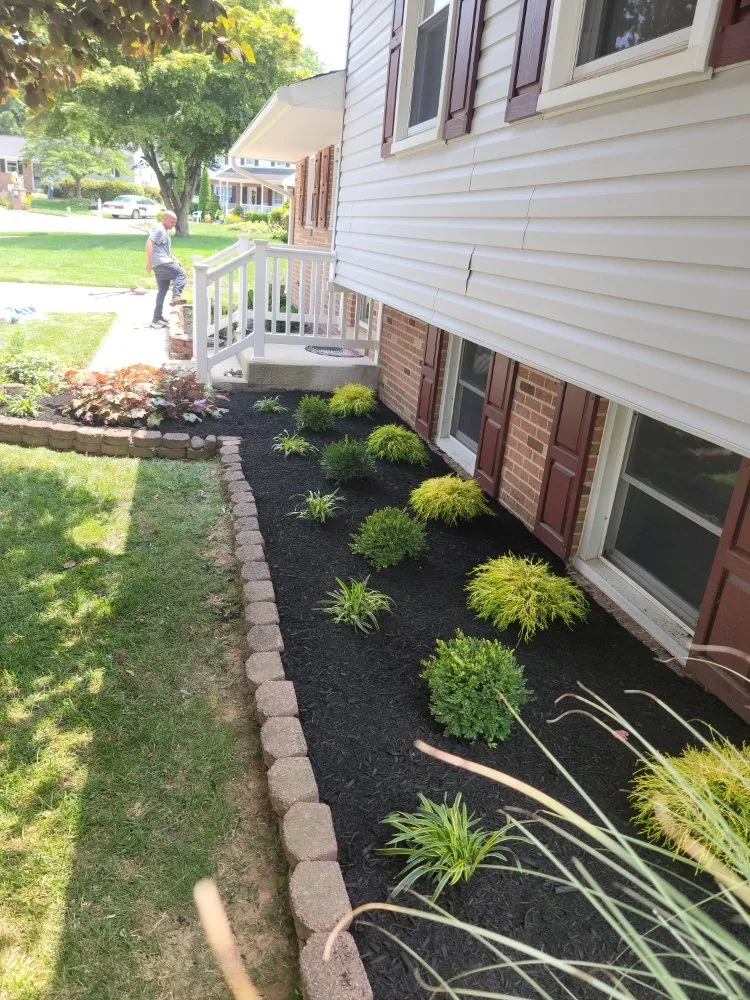 Top-rated yard maintenance in Hydes, MD - Smith Services Landscapes