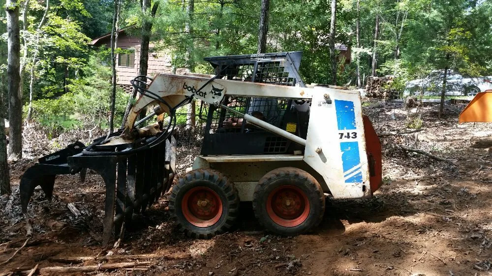 Custom lawn care service experts serving Columbus, NC - Smith's Arborist Services