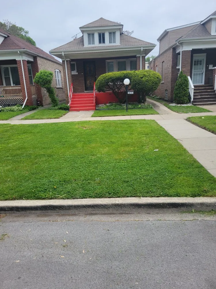 Top-rated landscaping services in Chicago, IL - Smiths Expert Lawn Care