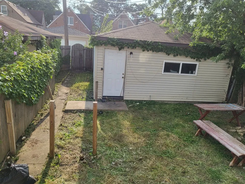 Reliable lawn mowing service for residential properties across Chicago, IL - Smiths Expert Lawn Care