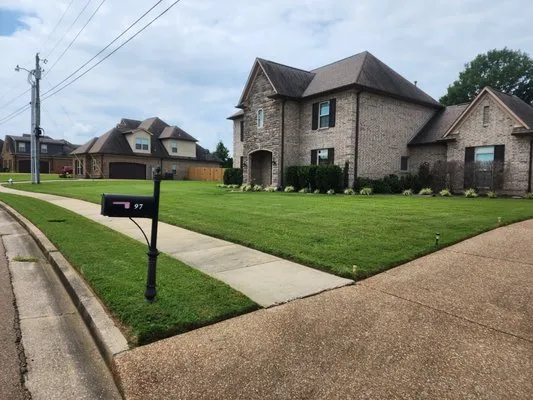 Smith's Landscaping & Outdoor Solutions Logo