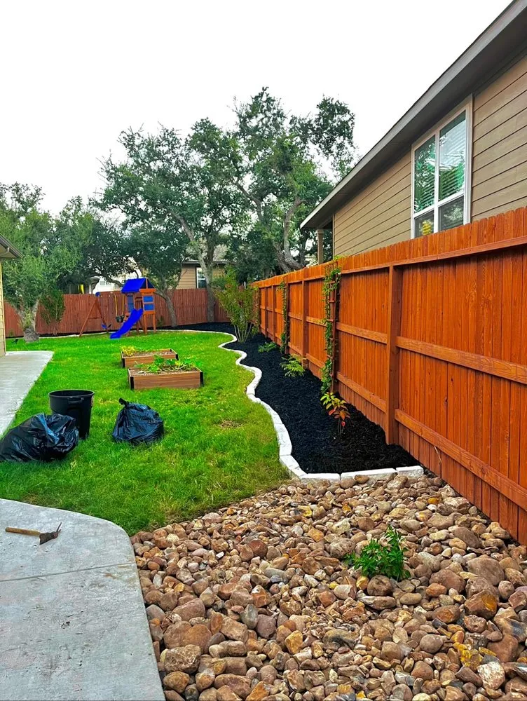 Top-rated yard cleanup service in Bulverde, TX - Smith’s Lawn & Landscape