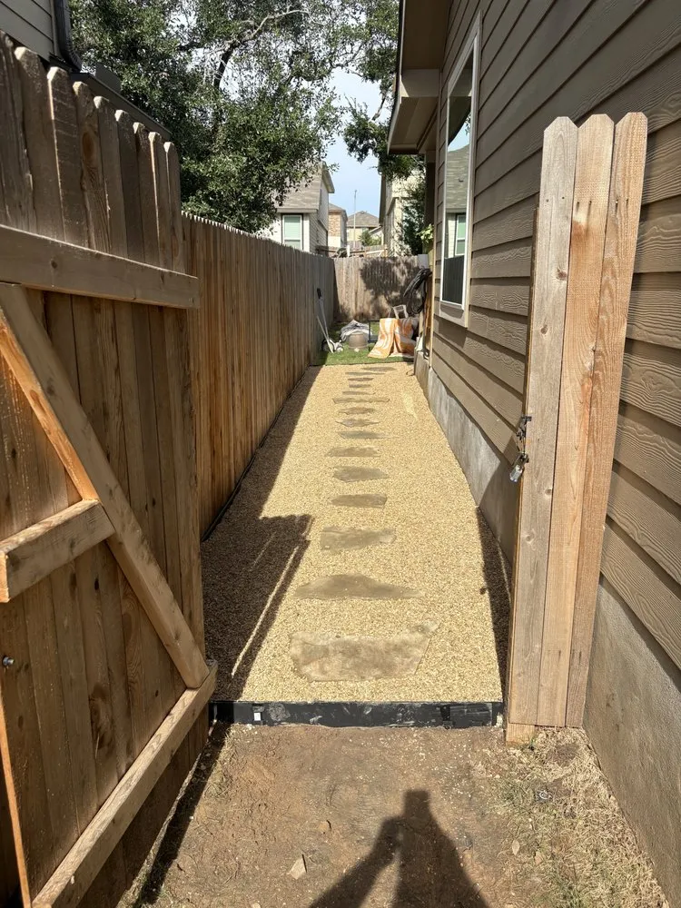 Reliable yard maintenance in Bulverde, TX by Smith’s Lawn & Landscape